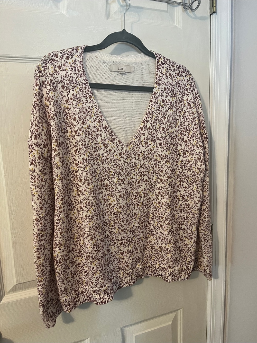 LOFT Cream V-Neck Sweater Floral Print